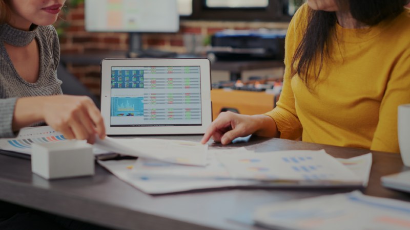 مقایسه قابلیتها، قیمت و امکانات انواع نرم افزار حسابداری فروشگاهی