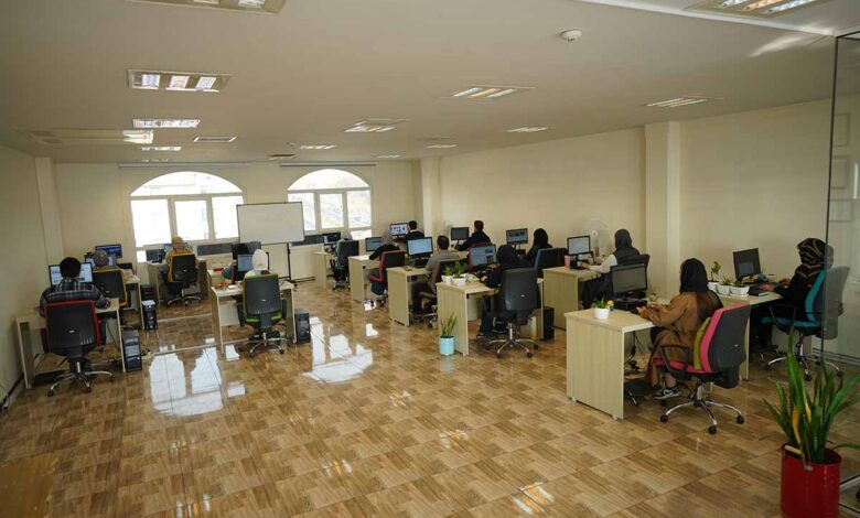 بهترین ابزارهای هوش مصنوعی برای طراحی سایت